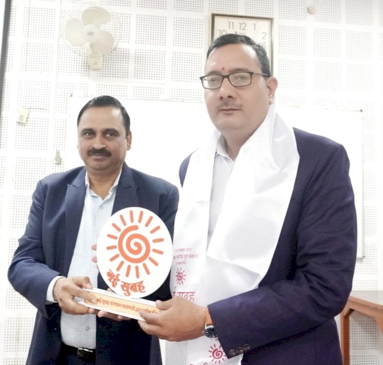 राष्ट्रीय सेमिनार में  मनोचिकित्सक  डा मनोज तिवारी सम्मानित