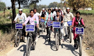 "मनरेगा बचाओं यात्रा बनारस शहर पहुंची, बीएचयू छात्रों ने की अगुवाई