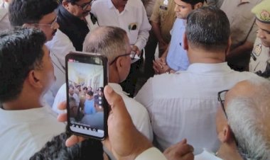 अधिवक्ताओं के सम्मान व स्वाभिमान से खिलवाड़ बर्दाश्त नहीं - दिनेश राय