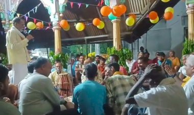 नंद के आनंद भयो जय कन्हैया लाल  की...